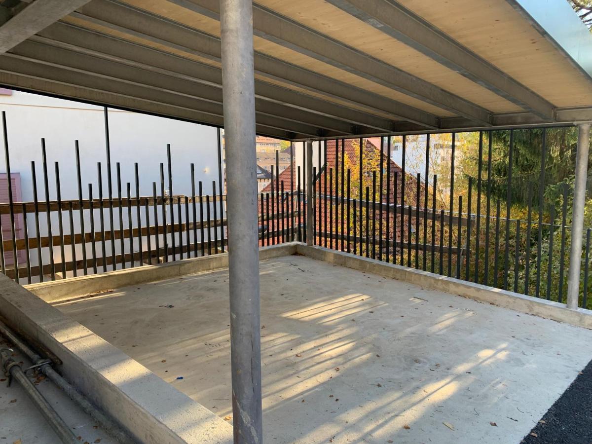 Appartement Douces Heures Avec Parking Couvert Prive Le Locle Exterior photo