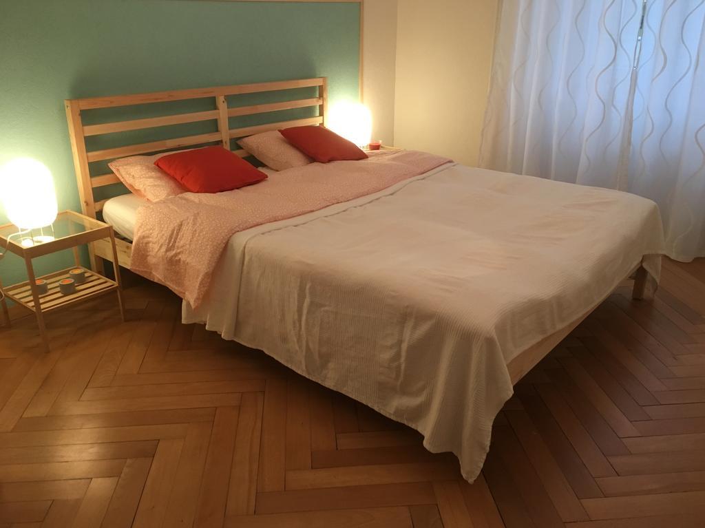 Appartement Douces Heures Avec Parking Couvert Prive Le Locle Exterior photo